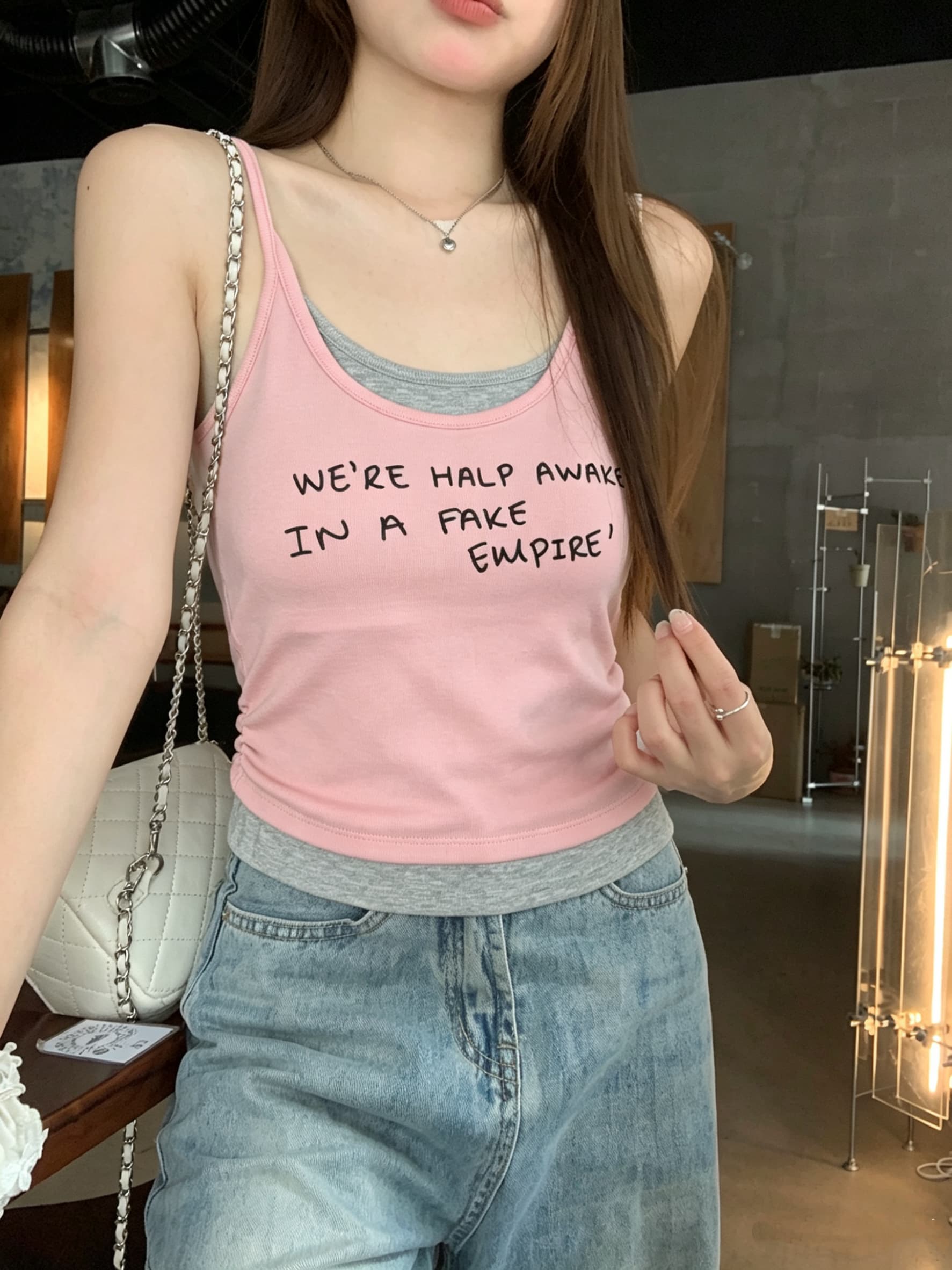 정가 실사 한 부서 배색 페이크 레이어드 캐미솔 알파벳 프린트 몸매 가꾸기 슬림해 보이는 벨트 가슴 패드 의류 상세 이미지 12