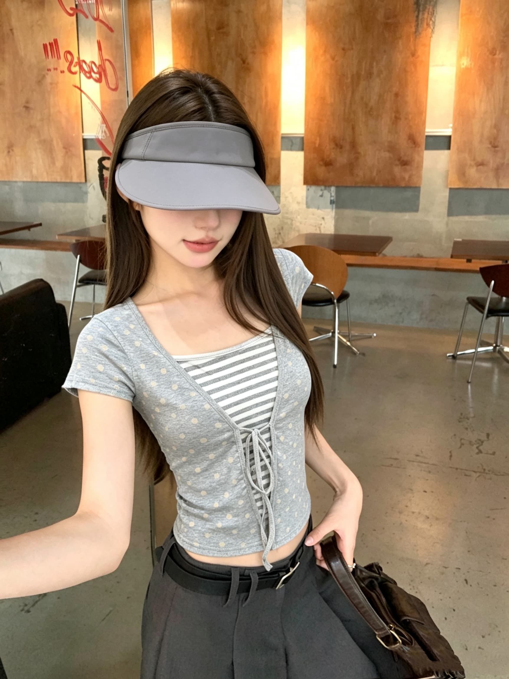 정가 실사 회색 도트 무늬 스트라이프 패치워크 페이크 레이어드 V넥 반팔 여성 여름 긍정적 인 어깨 티셔츠 디자인 센스 맨위 상세 이미지 2