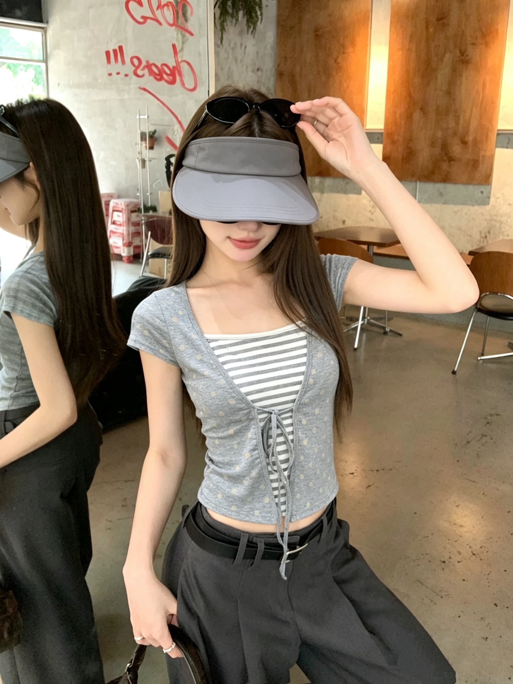 정가 실사 회색 도트 무늬 스트라이프 패치워크 페이크 레이어드 V넥 반팔 여성 여름 긍정적 인 어깨 티셔츠 디자인 센스 맨위 상세 이미지 9