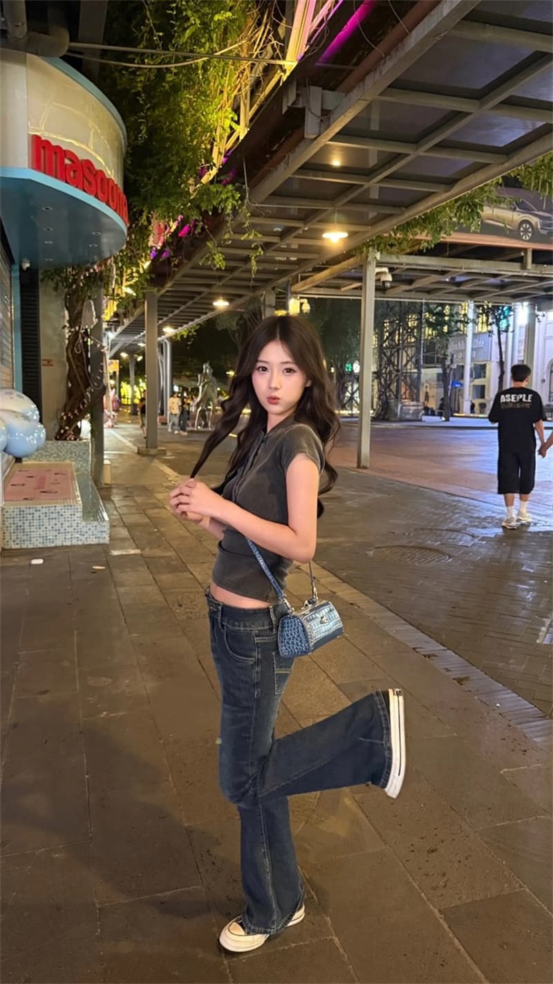 2026 가을 새로운 올해 인기 슈퍼 화재 아메리칸 레트로 청바지 여성 슬림해 보이는 루즈핏 바닥 청소 스트레이트 바지 상세 이미지 5