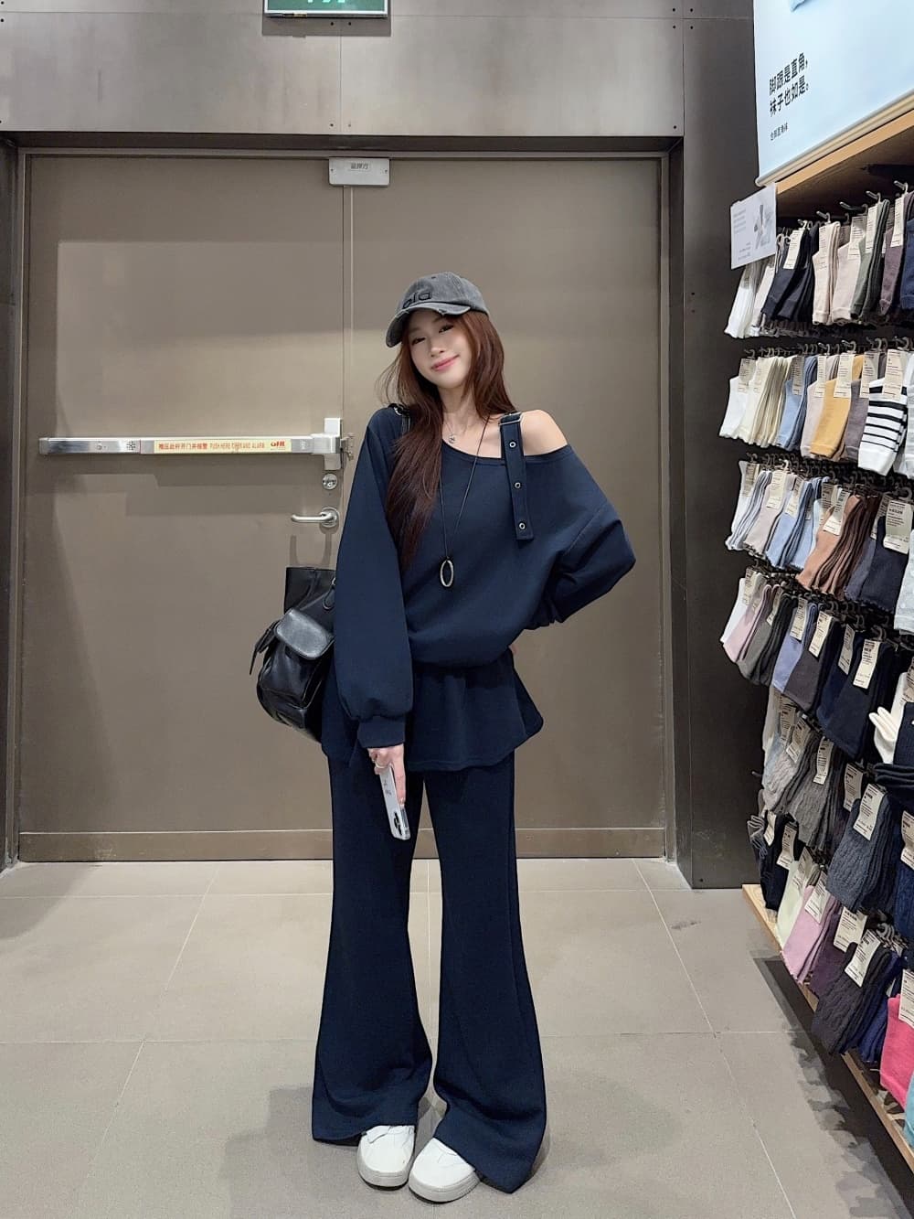 실사 정가 가을 새로운 디자인 센스 긴팔 후드티 여성 오프숄더 맨위 부츠컷 페이크 레이어드 캐주얼 바지 세트 상세 이미지 1