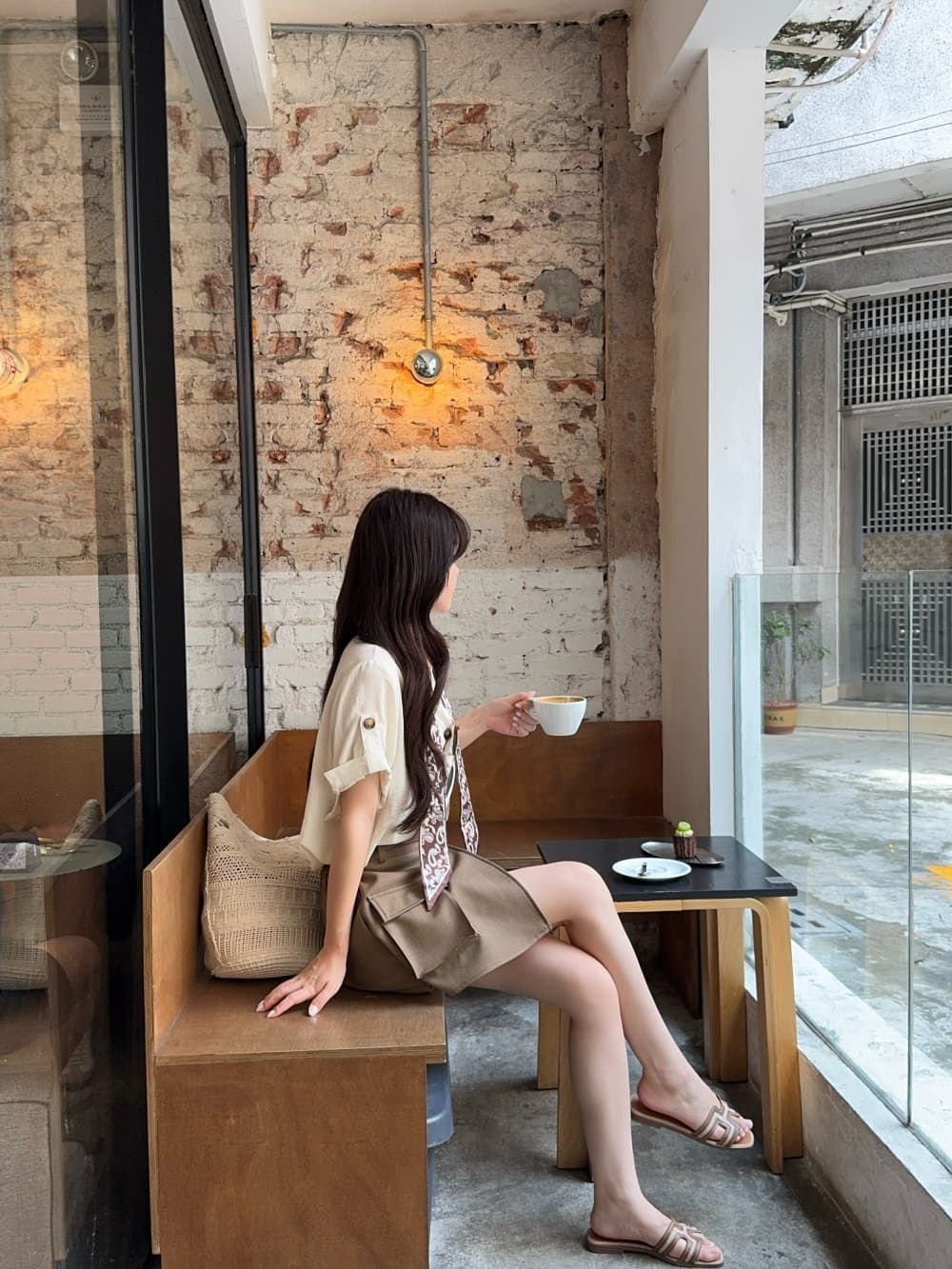 실사 여름 빛 요리 한 바람 세트 여성 폴로 칼라 디자인 센스 셔츠 코디 하이웨이스트 캐주얼 슬림해 보이는 워크웨어 반바지 이미지 4