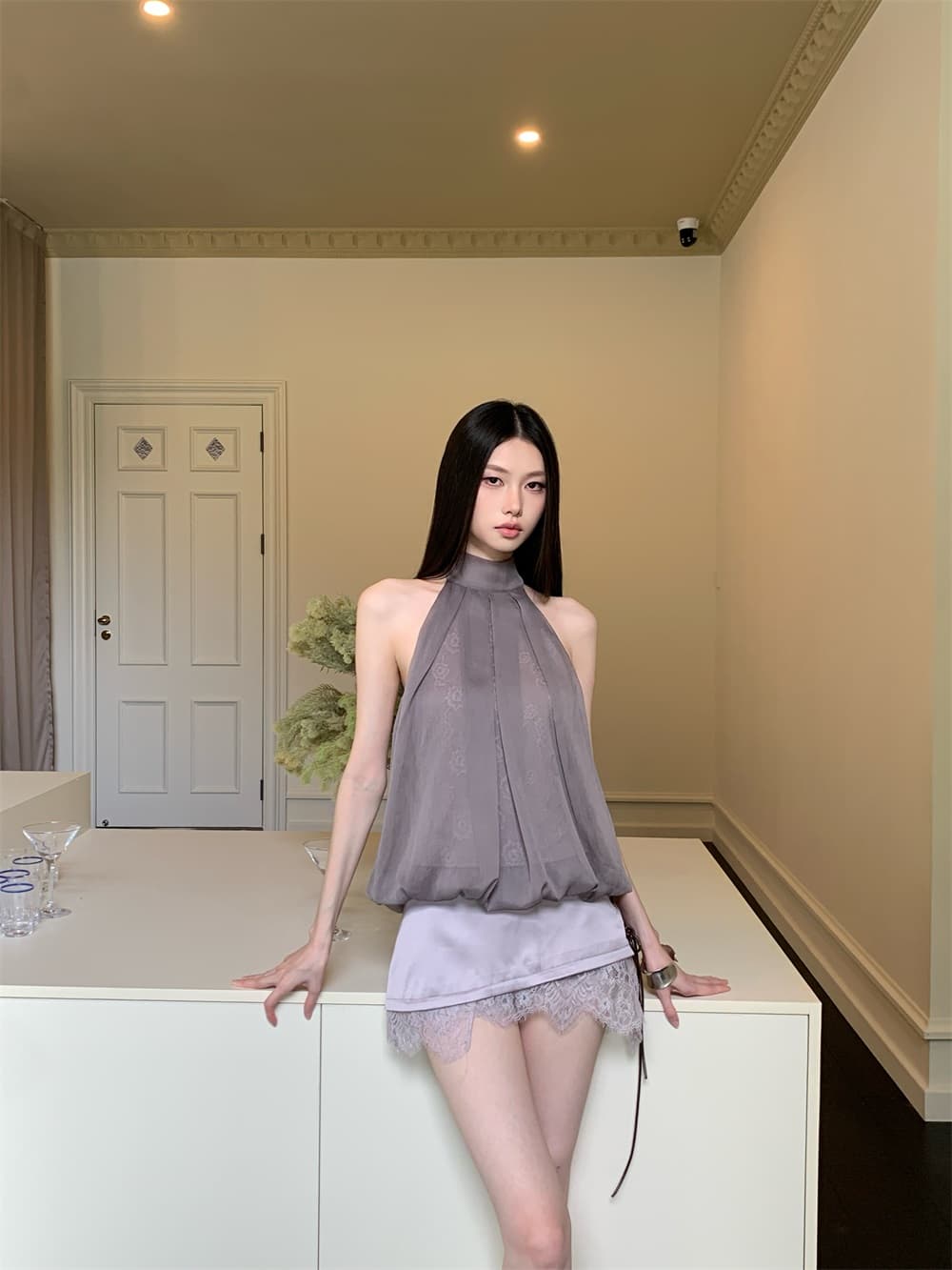 회색 보라색 쉬폰 레이스 민소매 행침 목 맨위 여성 몸매 가꾸기 리본 디자인 센스 마이크로 ~을 통해 티셔츠 이미지 2