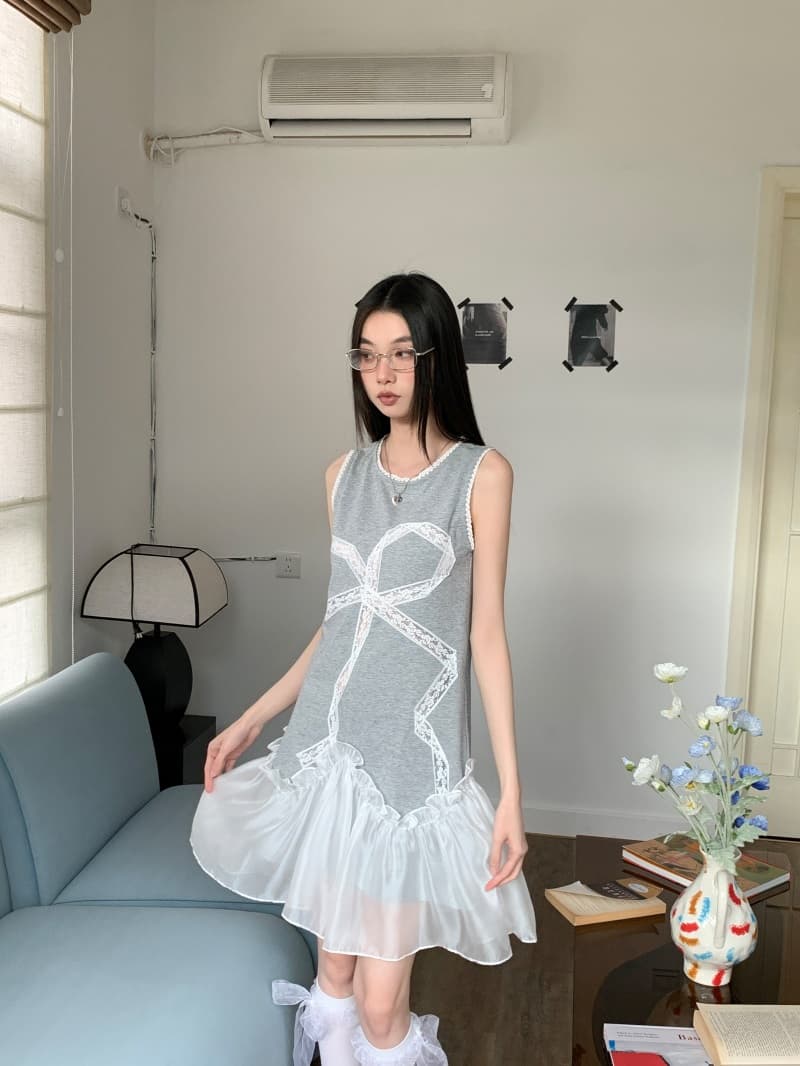 소녀 홀로우 아웃 나비 매듭 자수 민소매 드레스 루즈핏 디스플레이 높음 조끼 원피스 부드러운 이미지 5
