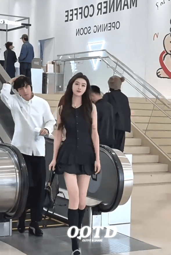 달콤함 작은 키 세트 여성 여름 고급 센스 품격 민소매 조끼 원피스 꽃밭 반신 스커트 투피스 세트 상세 이미지 2