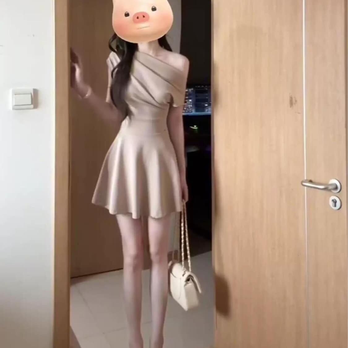 프랑스식 순수한 욕망 바람 단색 비스듬한 어깨 드레스 아이들 2026 새로운 여름 품격 허리 수축 슬림해 보이는 한 마디 미니 스커트 이미지 5