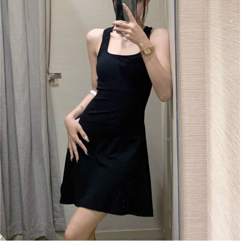 작은 검은 드레스 여성 그는 벤 순수한 욕망 바람 여름 섹시함 백리스 몸매 가꾸기 드레스 핫걸 슬립 한 마디 짧은 치마 트렌디 이미지 5