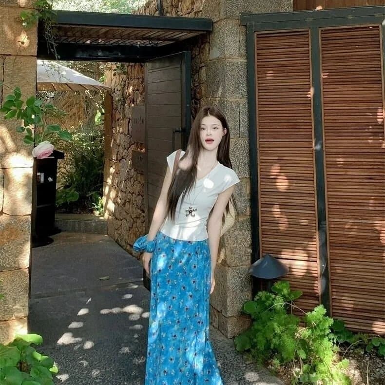한 부서 달콤함 착용 가져 가라. 세트 여성 봄 여름 2026 새로운 머리카락 서클 꽃무늬 유화 반 스커트 화이트 티셔츠 투피스 세트 이미지 4