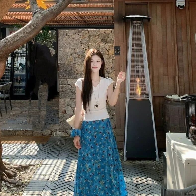 한 부서 달콤함 착용 가져 가라. 세트 여성 봄 여름 2026 새로운 머리카락 서클 꽃무늬 유화 반 스커트 화이트 티셔츠 투피스 세트 상세 이미지 3