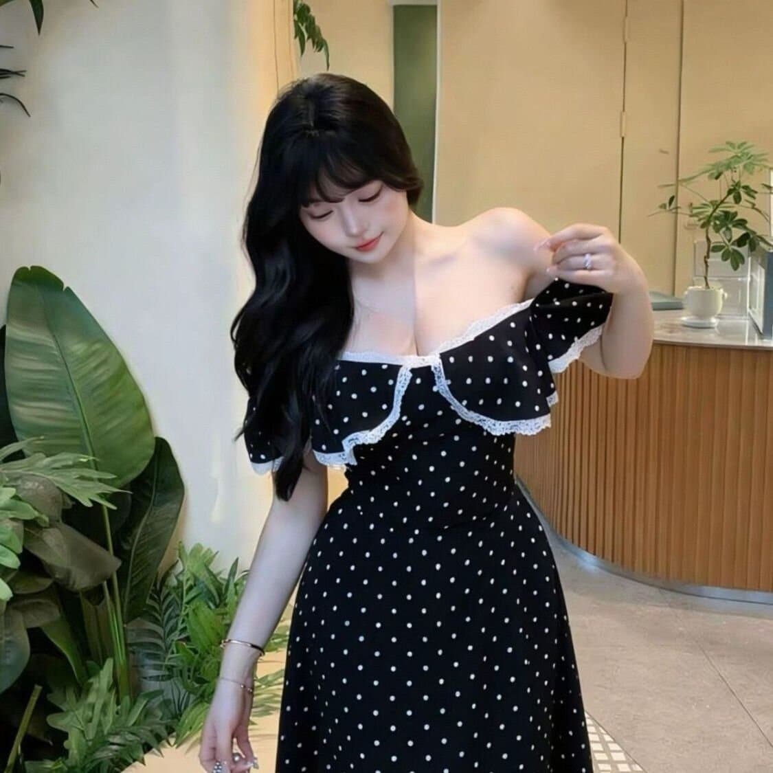 프랑스식 오프숄더 Feifei 소매 도트 무늬 드레스 여름 아름다운 품격 고급 센스 허리 수축 슬림해 보이는 한 마디 롱 스커트 이미지 4