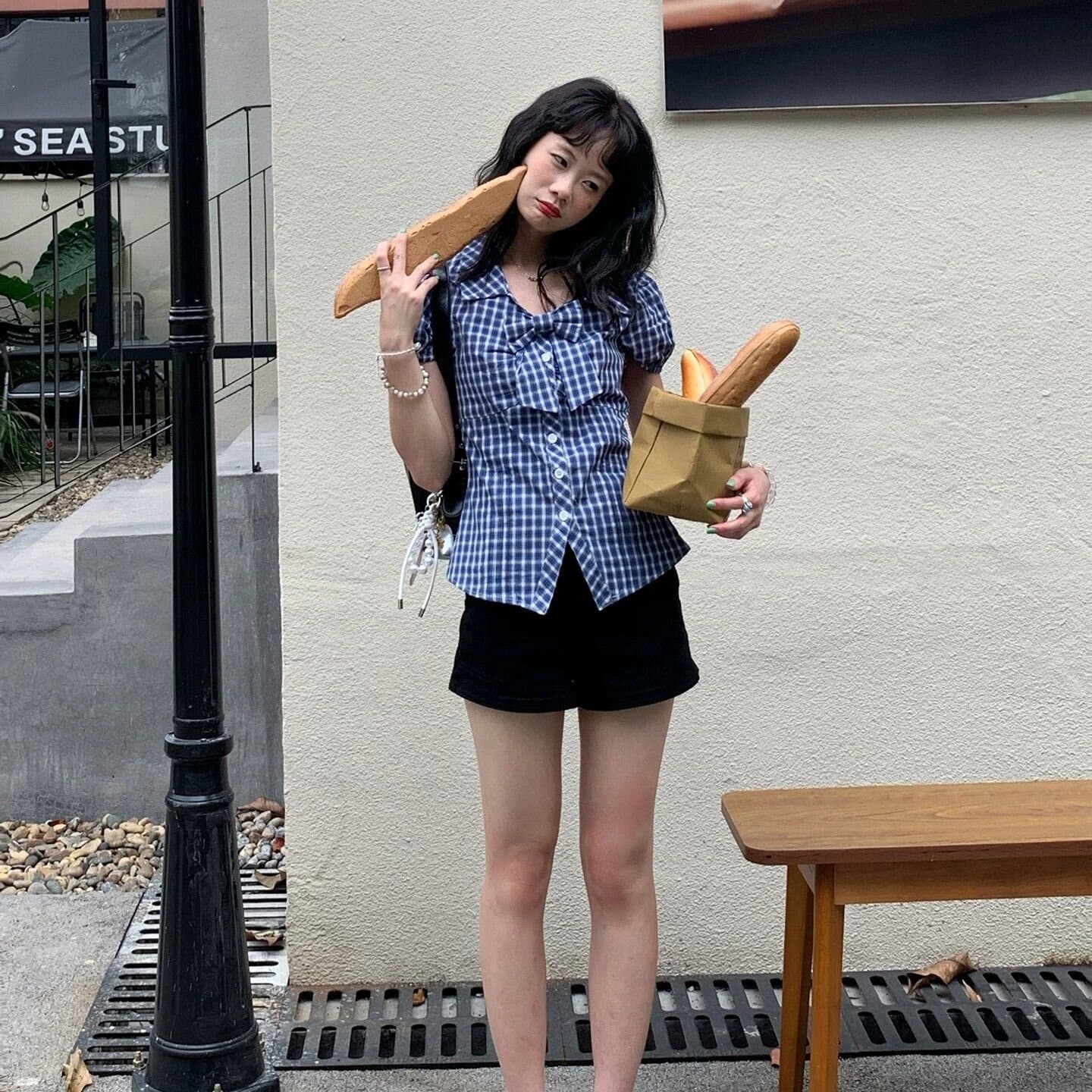 한 부서 레트로 체크무늬 나비 매듭 반팔 셔츠 거품 소매 작은 셔츠 여성 2026 새로운 몸매 가꾸기 고대 조기 센스 셔츠 이미지 5