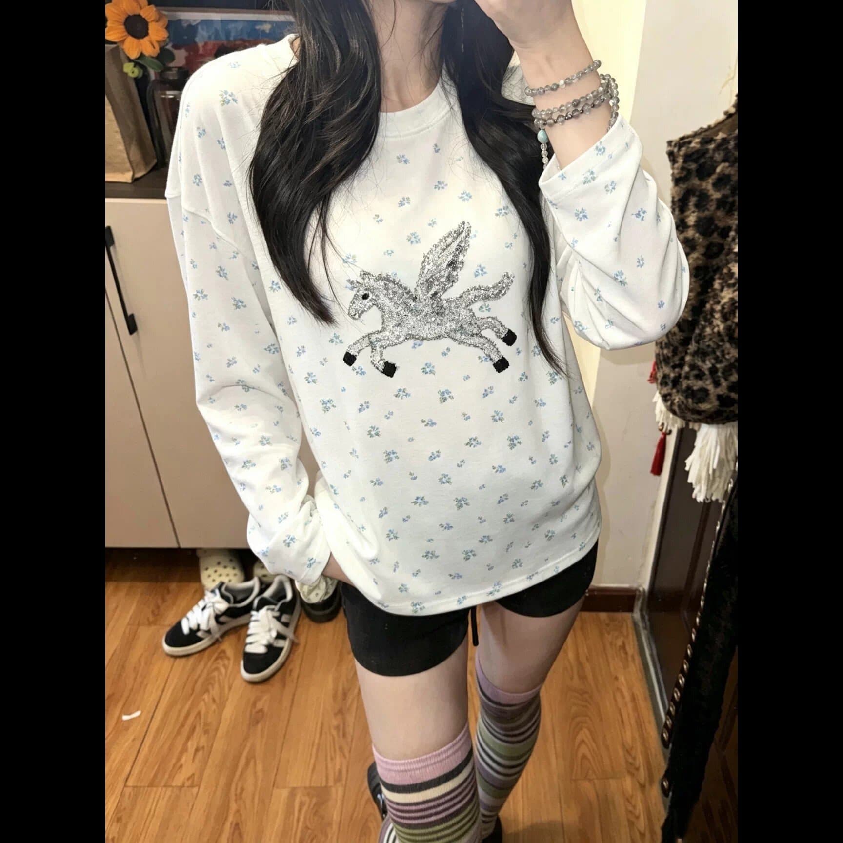 한 부서 전체 인쇄 작은 꽃무늬 유니콘 긴팔 티셔츠 여성 봄 가을 질감 센스 캐주얼 다용도 기본 셔츠 맨위 상세 이미지 2