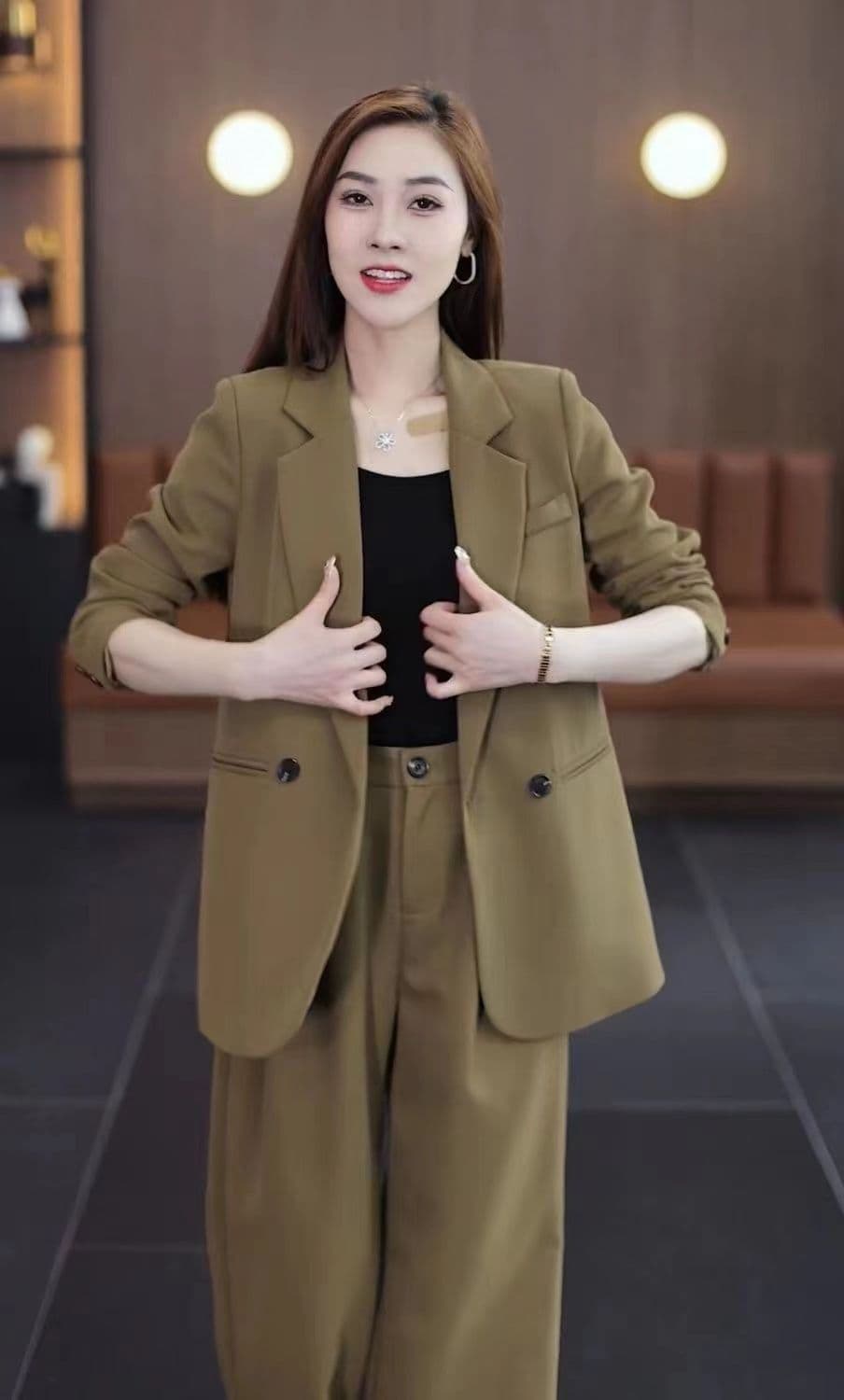 2026 가을 검정색 품격 캐주얼 패션 슬림해 보이는 인터넷 유명인 정장 세트 외국 가스 몸매 가꾸기 한국 스타일 긴팔 정장 상세 이미지 4