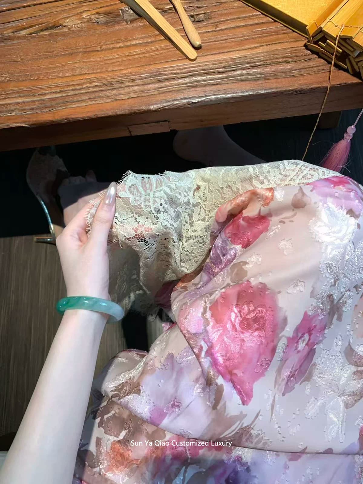 우아한 조 하느님 뒷 정원 여름 프랑스식 보라색 유화 장미 헤일로 염색 레이스 전단 꽃 점프 슈트 롱 스커트 상세 이미지 2