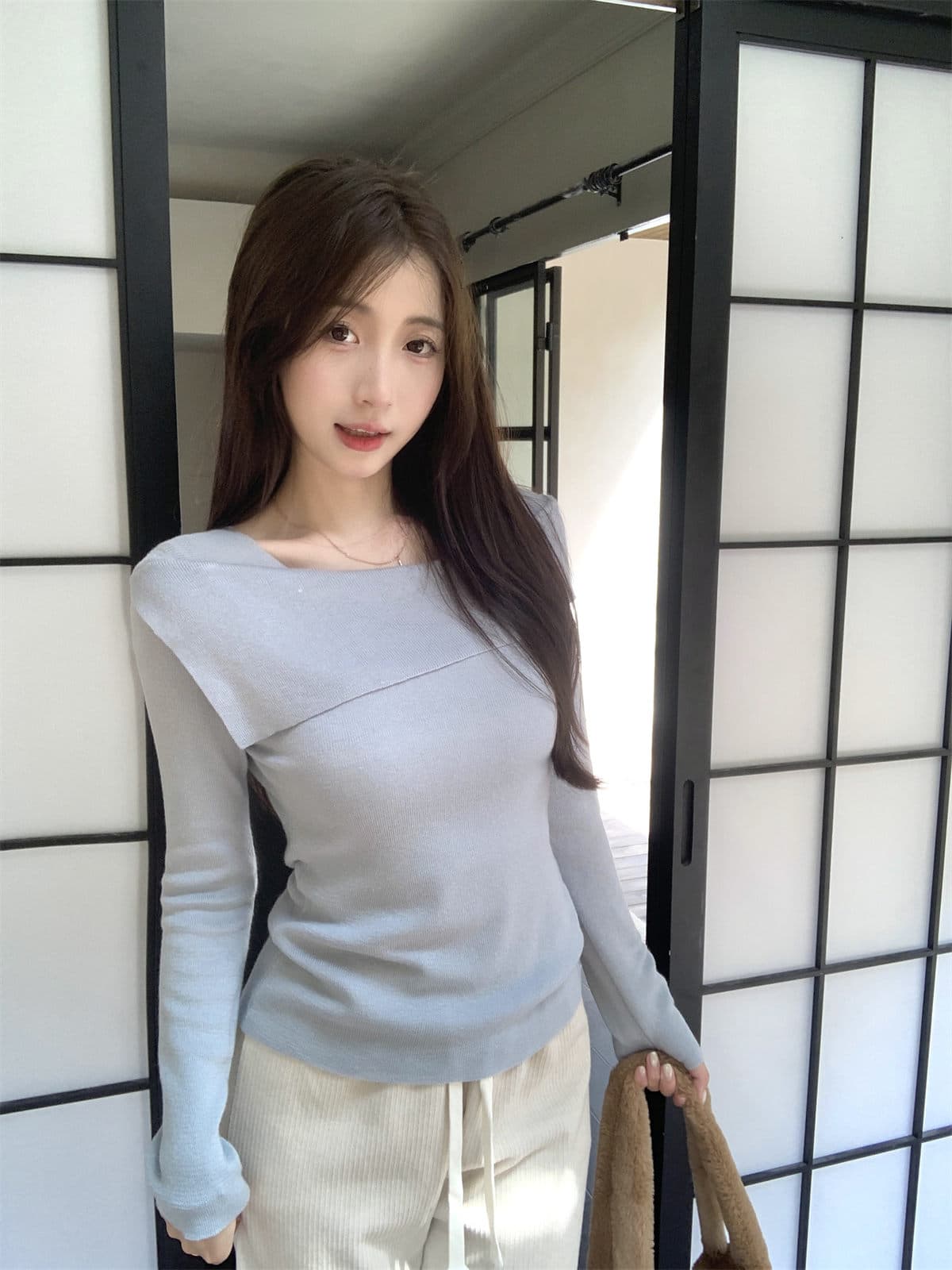한국 단색 오프숄더 오프숄더 긴팔 니트 스웨터 가을 새로운 미니멀리즘 몸매 가꾸기 슬림해 보이는 인사이드 가져 가라. 만나는 맨위 상세 이미지 3