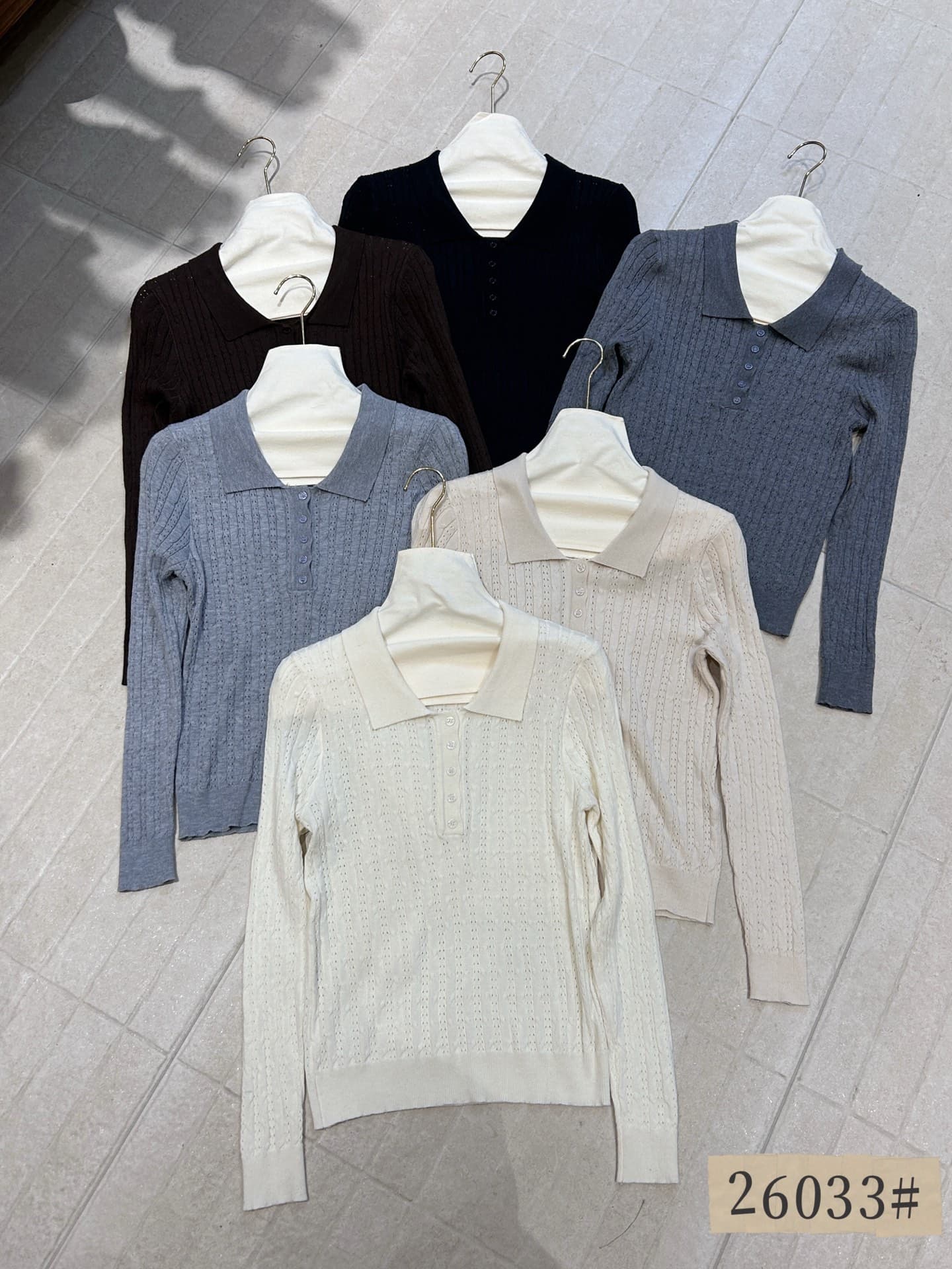 26 년 가을 새로운 POLO 칼라 폴로 칼라 니트 스웨터 양모 얇은 스타일 기본 셔츠 여성 스웨터 긴팔 인사이드 잡아라. 의류 상세 이미지 1