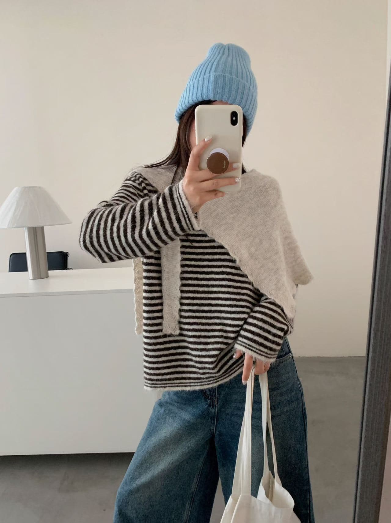 한국 26 가을 새로운 라운드 넥 풀오버 스트라이프 양모 니트 스웨터 루즈핏 경기 숄 장식 스웨터 여성 긴 소매 상세 이미지 4