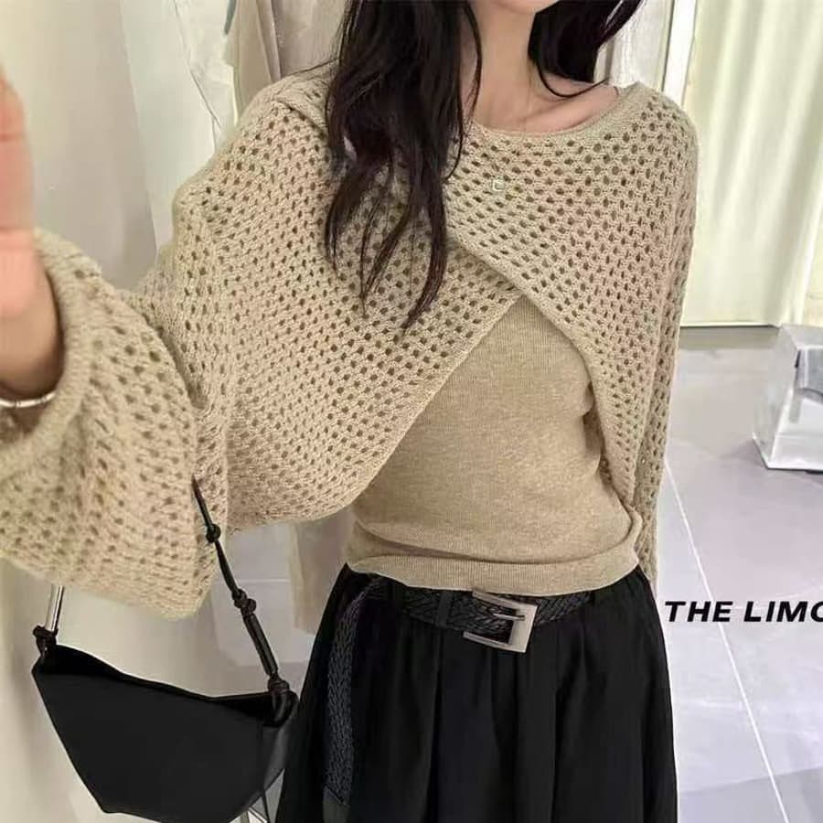 부드러운 바람 홀로우 아웃 스웨터 숄 블라우스 맨위 여성 가을 착용 가져 가라. 디자인 센스 작은 대중 어깨 슬립 투피스 세트 이미지 2