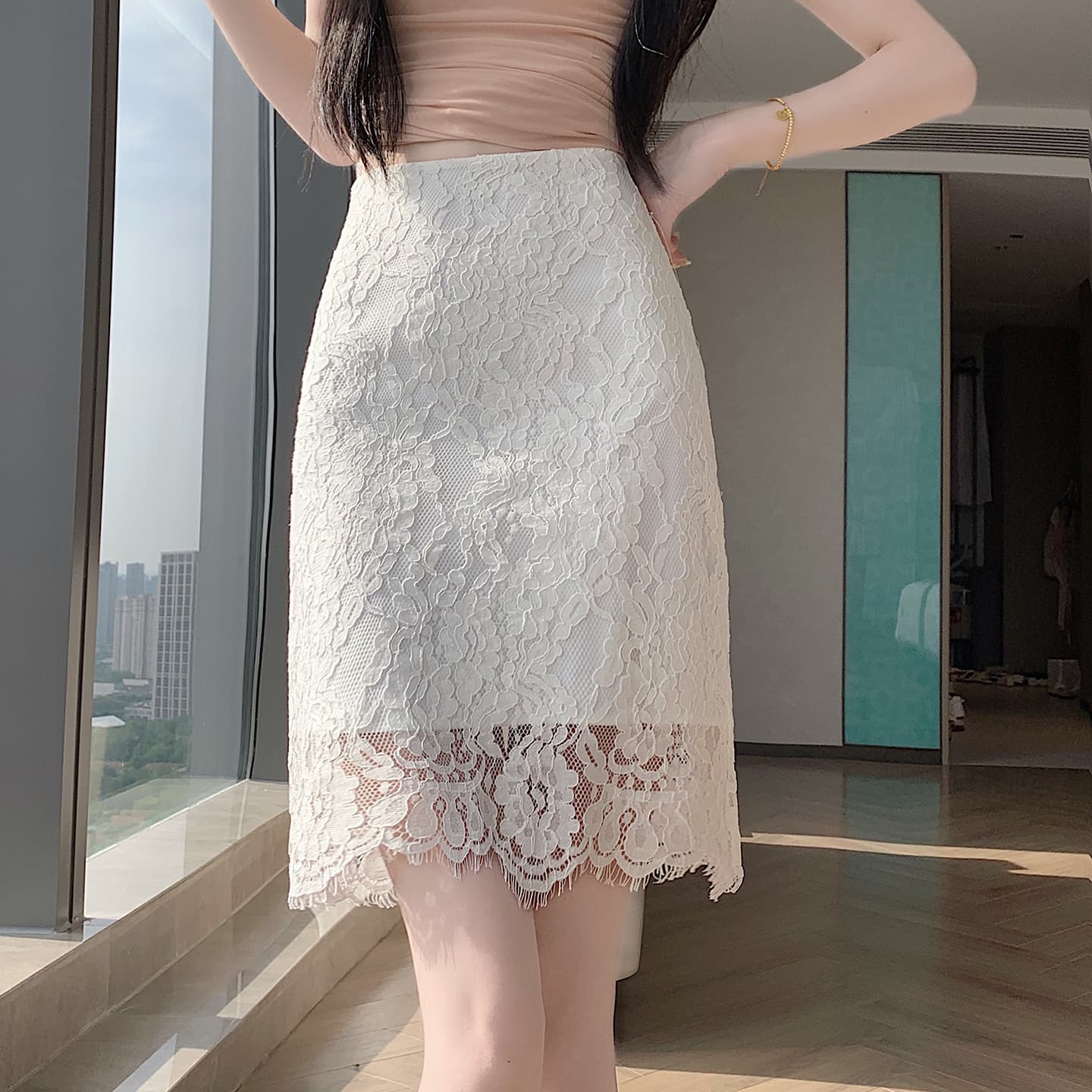 실사 레트로 레이스 바람 무거운 작업 자수 반신 스커트 2026 봄 여름 새로운 하이웨이스트 연령 감소 슬림해 보이는 술 치마 여성 이미지 3