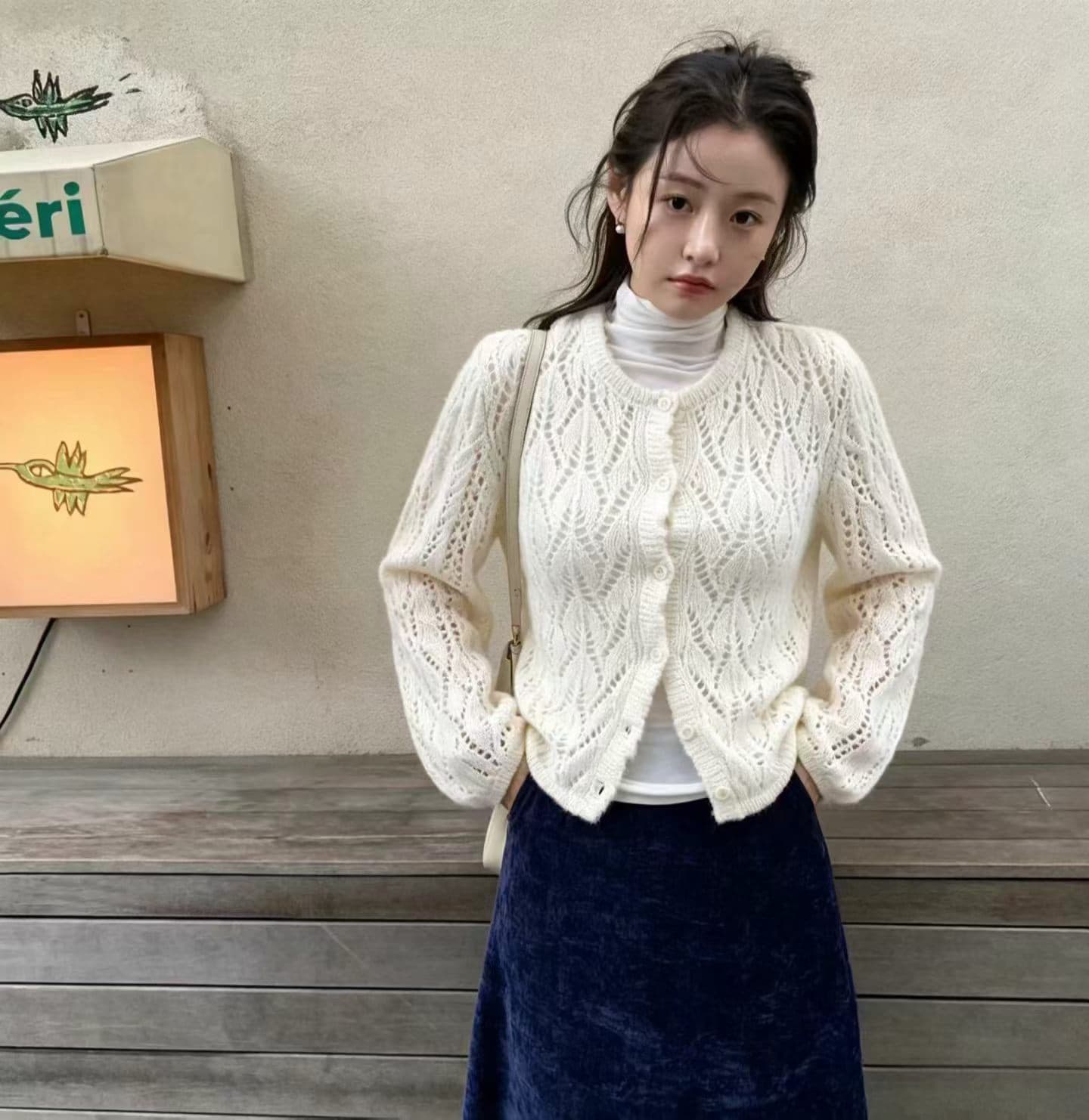 재고 있음 프랑스식 달콤함 다용도 니트 홀로우 아웃 작은 외투 한 부서 부드러운 자매 질감 털 셔츠 연령 감소 슬림해 보이는 맨위 상세 이미지 5