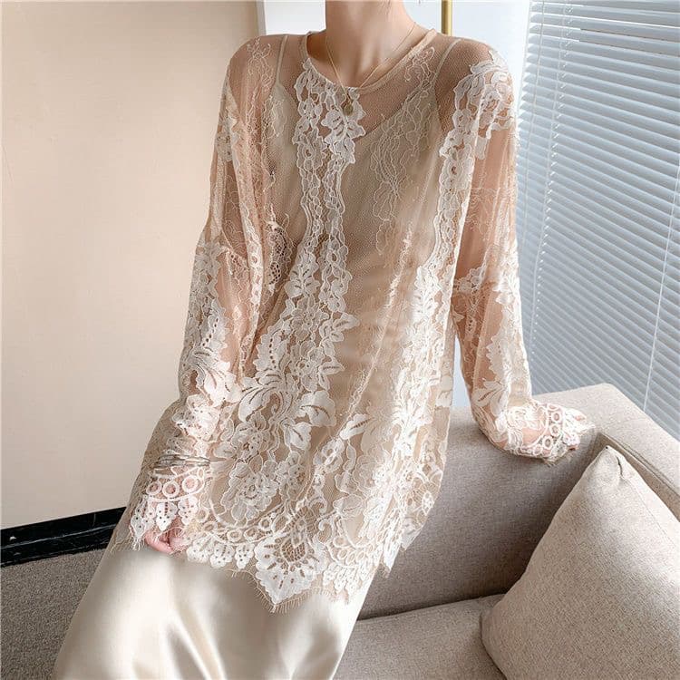 프랑스식 낭만주의 레이스 셔츠 새로운 외출용 맨위 여성 긴 소매 홀로우 아웃 티셔츠 섹시함 블라우스 2026 년 봄 여름 숄 상세 이미지 6