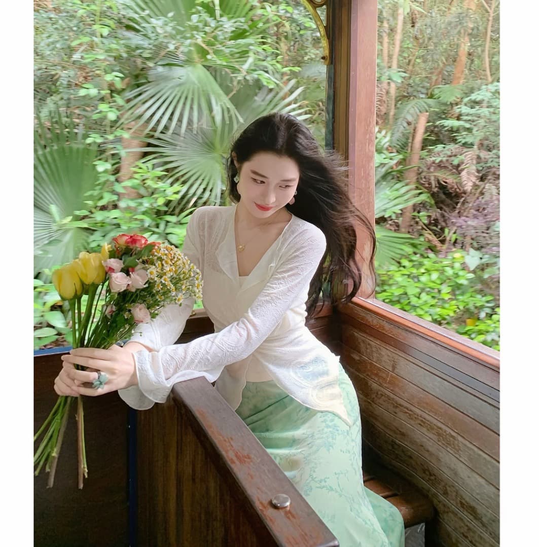 링 茜 거만한 와우 달빛 흰색 바람 요금 새로운 중식 레트로 품격 비틀림 허리 수축 맨위 녹색 염색 자카드 반 스커트 세트 이미지 2