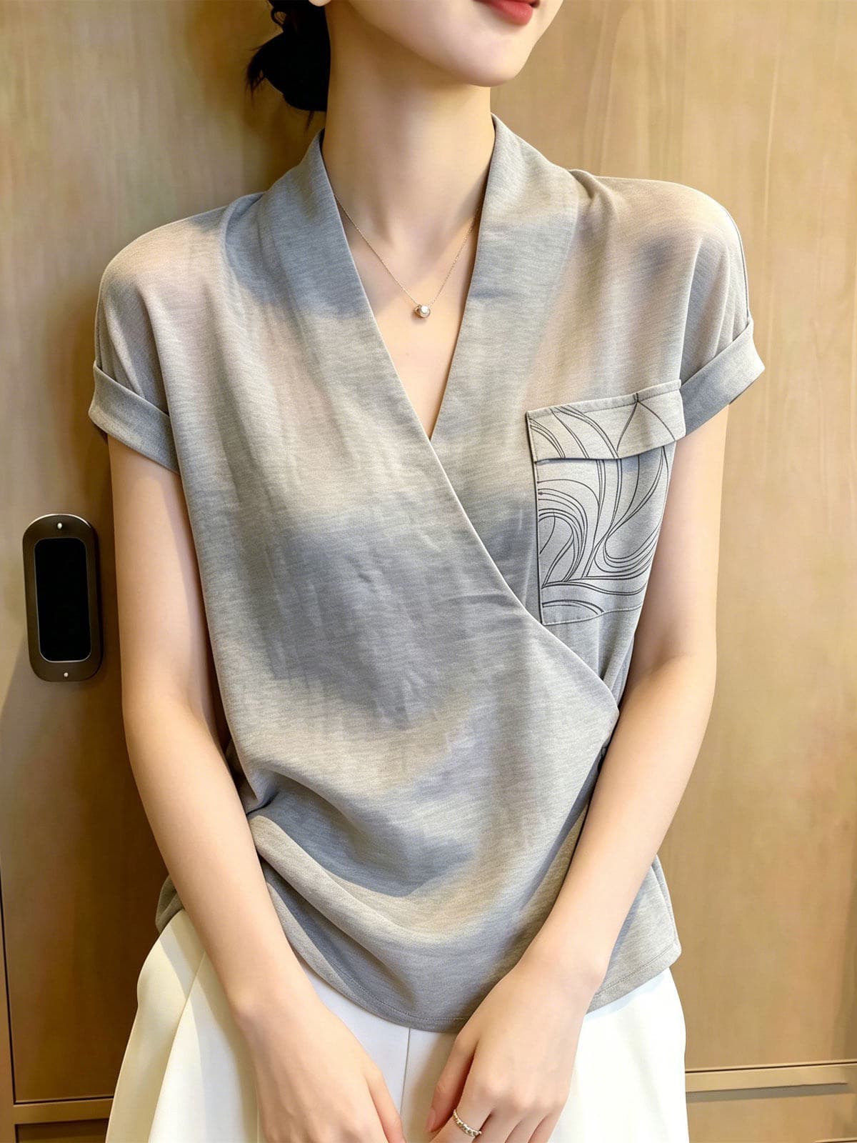유럽 상품 고급 밝은 회색 지불 칼라 주머니 마이크로 ~을 통해 작은 셔츠 여성 2026 여름 새로운 빛 럭셔리 바람 느슨함 빅 사이즈 맨위 상세 이미지 4