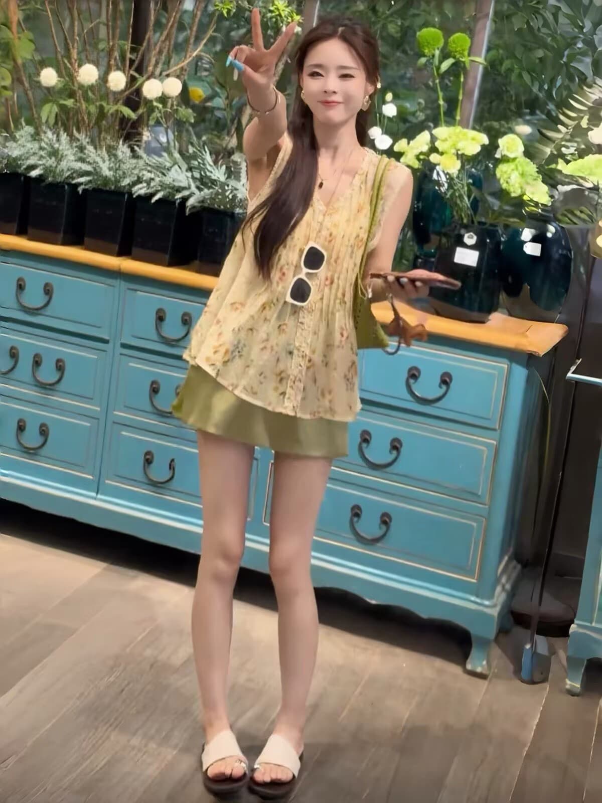 프랑스식 낭만주의 달콤한 스타일 패션 작은 세트 여성 여름 품격 꽃무늬 민소매 작은 셔츠 반신 치마바지 투피스 세트 상세 이미지 5