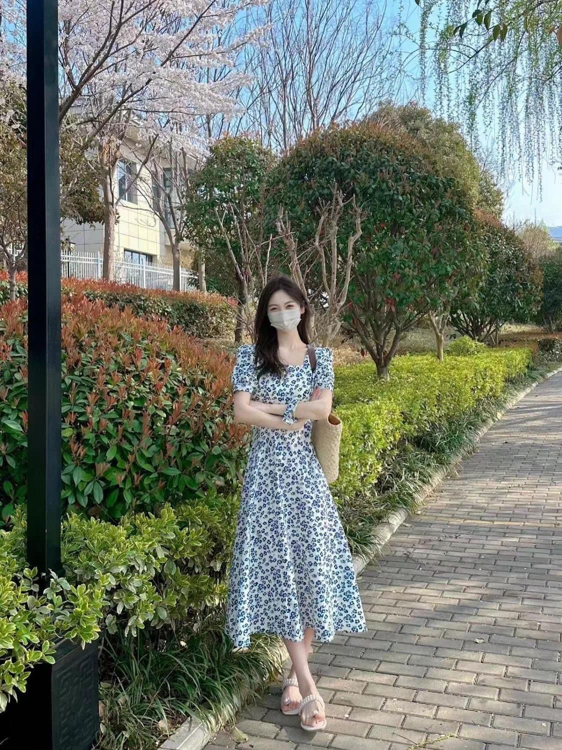 프랑스식 차 휴식 블루 꽃 광장 칼라 여성 드레스 2026 여름 새로운 허리 수축 슬림해 보이는 하이웨이스트 a 글꼴 치마 상세 이미지 2