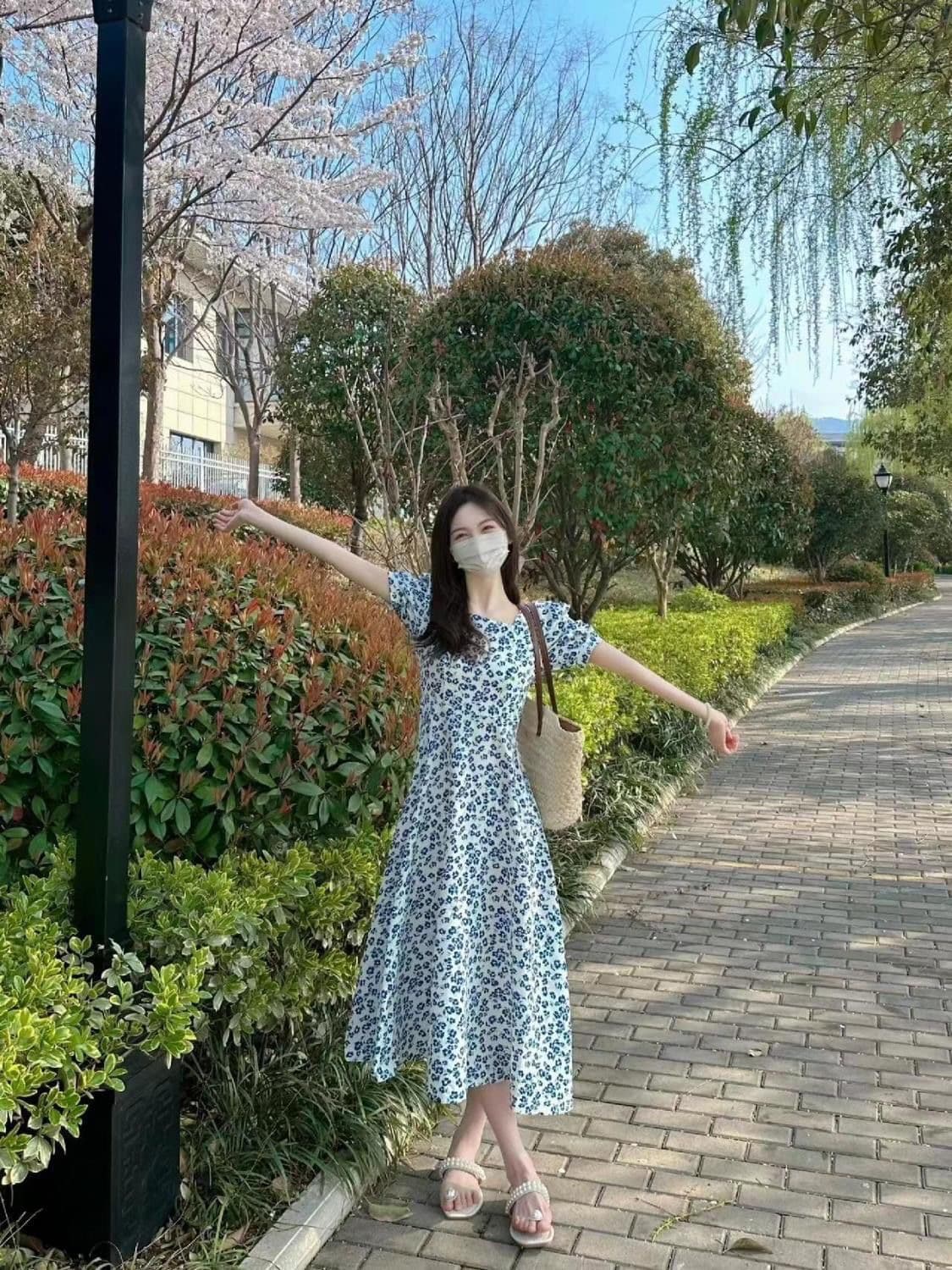 프랑스식 차 휴식 블루 꽃 광장 칼라 여성 드레스 2026 여름 새로운 허리 수축 슬림해 보이는 하이웨이스트 a 글꼴 치마 상세 이미지 3