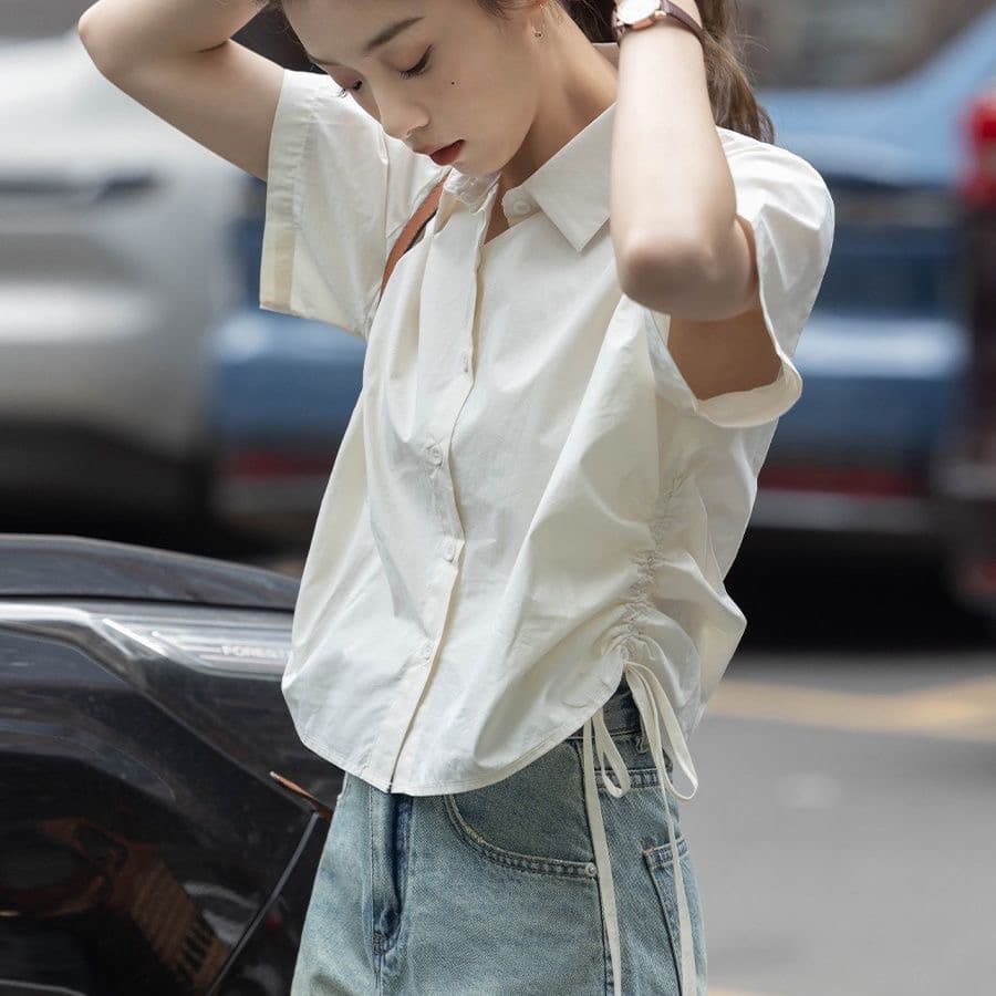 순면 작은 키 쇼트 스타일 반팔 셔츠 2026 년 여름 우유 화이트 측면 허리 펌프 로프 루즈핏 다용도 셔츠 여성 상세 이미지 4