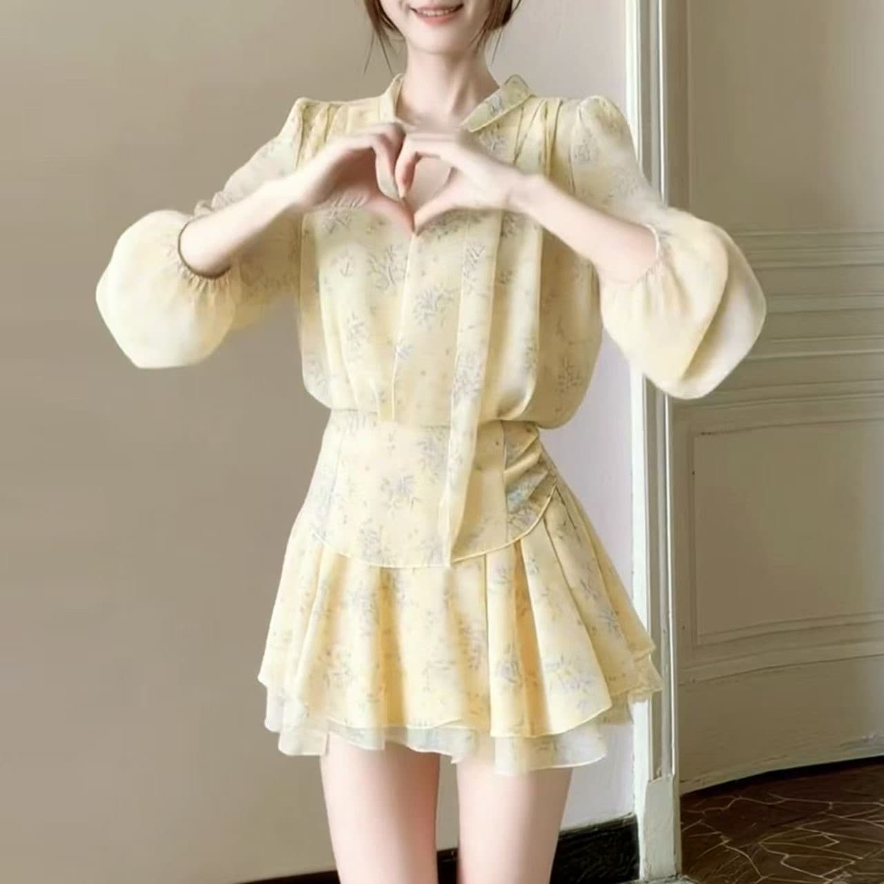 차 휴식 휴가 부드러운 바람 꽃무늬 V넥 긴팔 여성 드레스 봄 여름 밝은 노란색 색상 리본 허리 수축 짧은 치마 상세 이미지 3