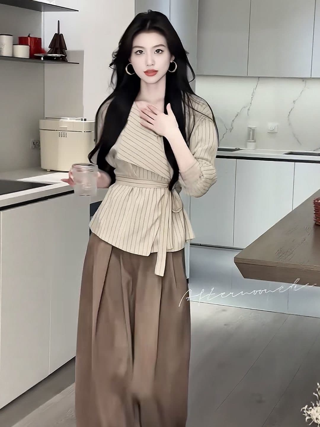 봄 가을 착용 가져 가라. 전체 집합 관대 한 점잖은 패션 디자인 센스 스트라이프 허리 수축 셔츠 맨위 와이드 레그 팬츠 세트 여성 이미지 2