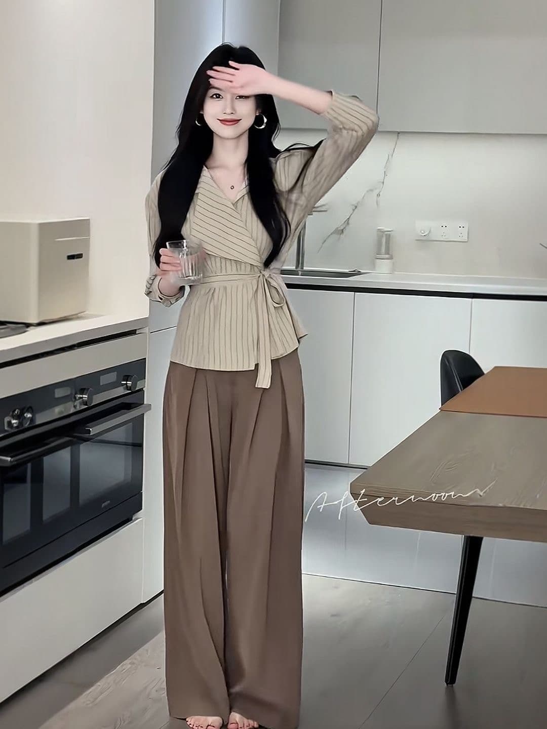 봄 가을 착용 가져 가라. 전체 집합 관대 한 점잖은 패션 디자인 센스 스트라이프 허리 수축 셔츠 맨위 와이드 레그 팬츠 세트 여성 상세 이미지 4