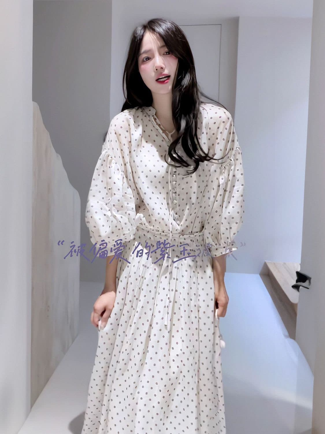 프랑스식 품격 고급 센스 도트 무늬 세트 2026 여름 새로운 작은 샤넬 스타일 중간 소매 풀오버 슬림해 보이는 롱 스커트 여성 이미지 4
