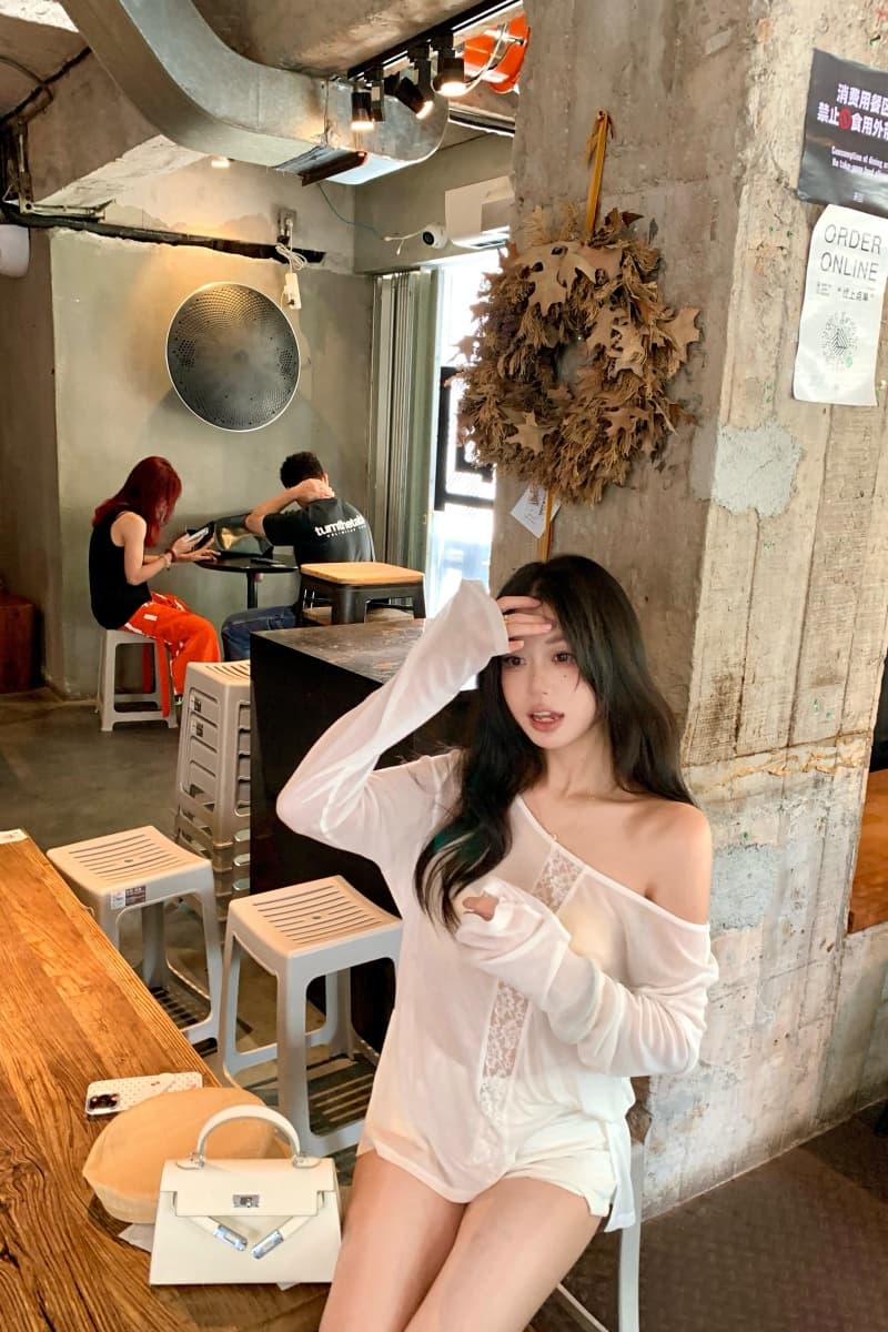 실사 정가 아니요 바겐 세일 느긋한 바람 비스듬한 어깨 레이스 양성 및 음성 둘 착용 루즈핏 긴팔 티셔츠 얇은 스타일 자외선 차단 블라우스 상세 이미지 6