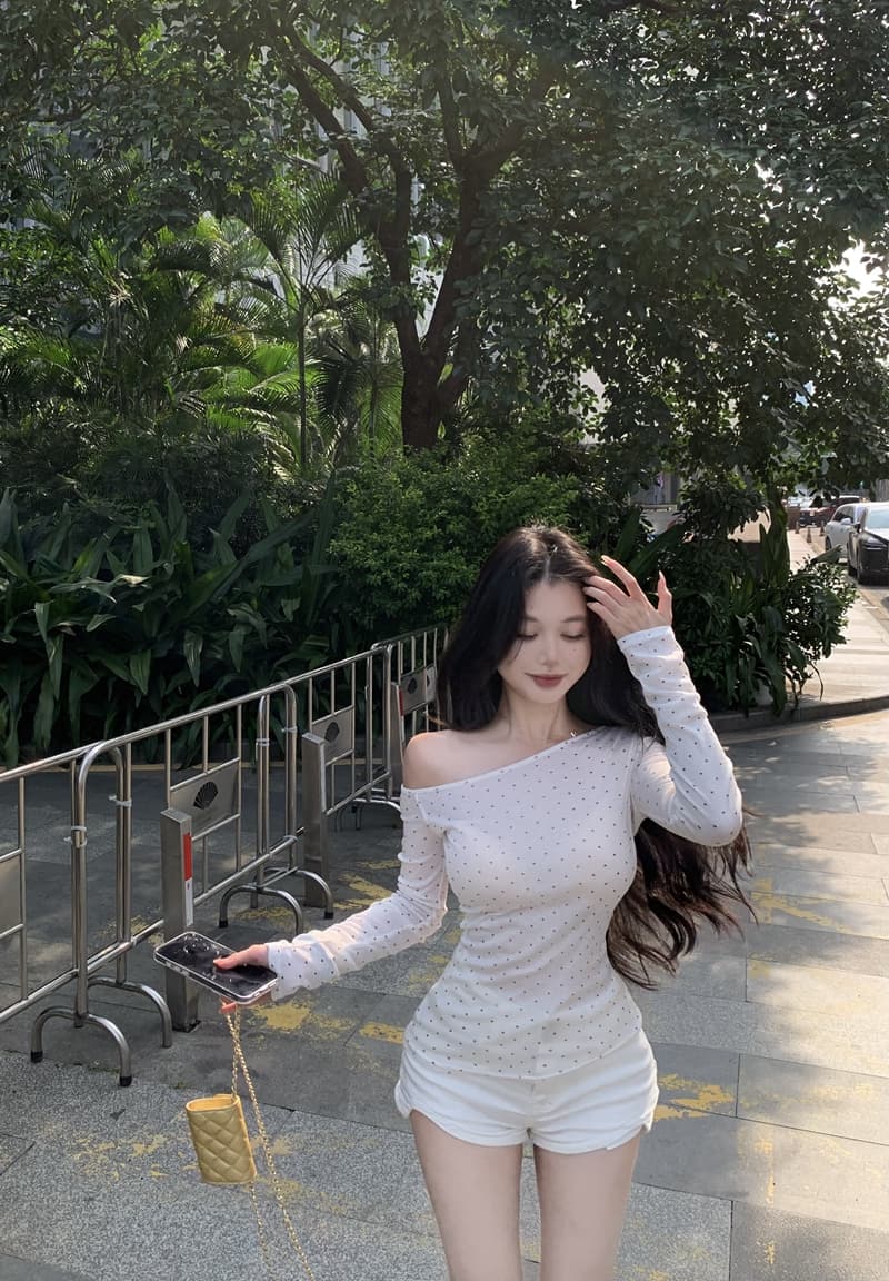 실사 정가 여름 오리지널 순수한 욕망 핫걸 비스듬한 어깨 하트 프린트 백리스 나비 매듭 스트랩 얇은 스타일 긴팔 티셔츠 이미지 4