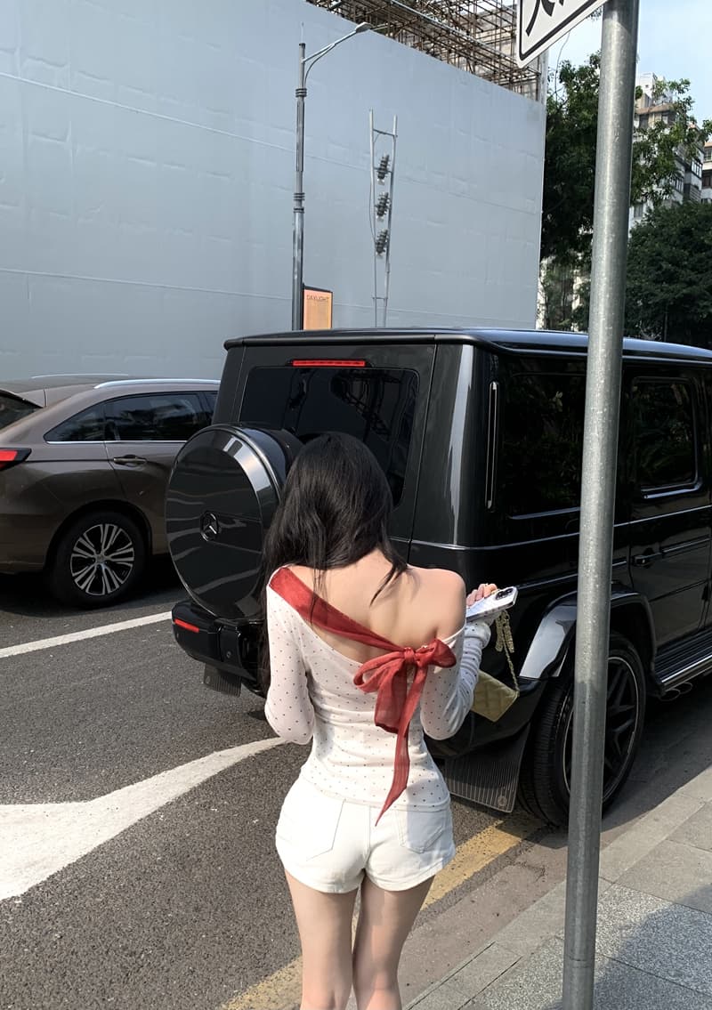 실사 정가 여름 오리지널 순수한 욕망 핫걸 비스듬한 어깨 하트 프린트 백리스 나비 매듭 스트랩 얇은 스타일 긴팔 티셔츠 상세 이미지 3
