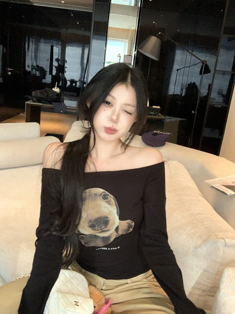 실사 정가 아니요 바겐 세일 비스듬한 어깨 오프숄더 강아지 프린트 긴팔 티셔츠 몸매 가꾸기 슬림해 보이는 쇼트 스타일 기본 셔츠 상세 이미지 24