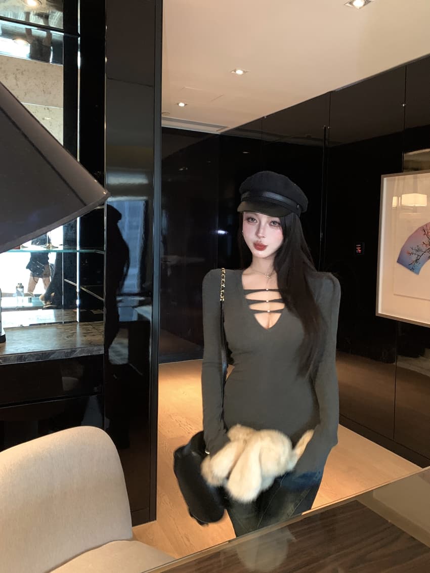 실사 정가 핫걸 순수한 욕망 섹시함 깊은 V 넥 홀로우 아웃 몸매 가꾸기 슬림해 보이는 털이 있는 긴팔 인사이드 가져 가라. 기본 셔츠 맨위 상세 이미지 12