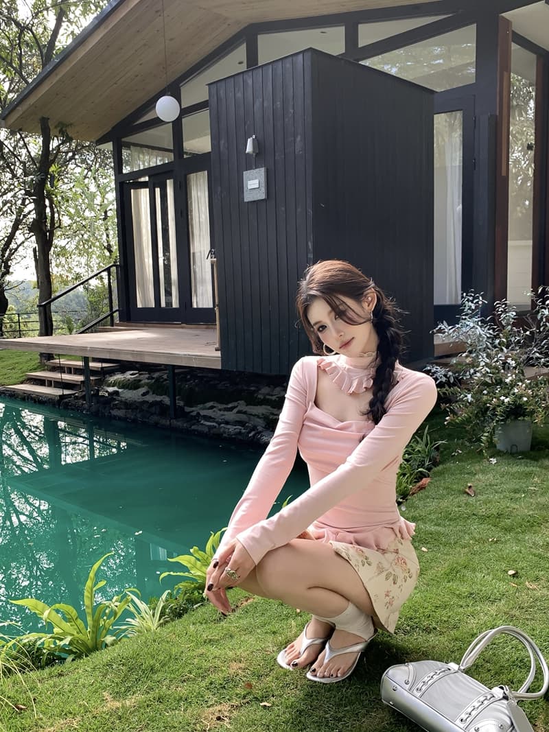 실사 정가 아니요 바겐 세일 순수한 욕망 스탠드 칼라 패치워크 레이스 홀로우 아웃 불규칙 프릴 몸매 가꾸기 슬림해 보이는 맨위 상세 이미지 4