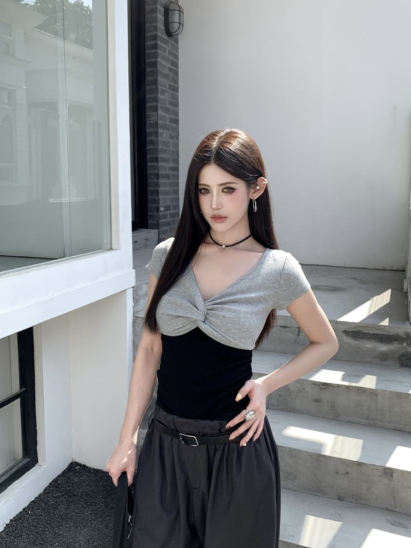 실사 정가 아니요 바겐 세일 핫걸 페이크 레이어드 패치워크 배색 비틀림 반팔 티셔츠 디자인 센스 슬림해 보이는 맨위 상세 이미지 10