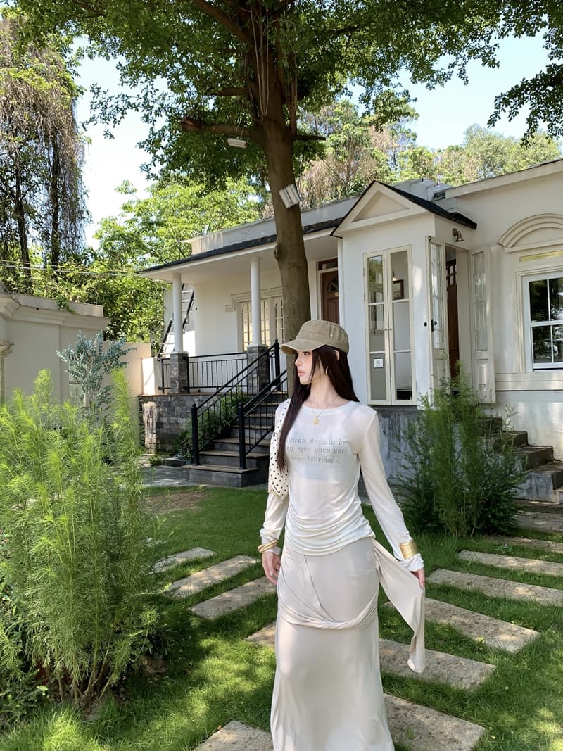 실사 정가 아니요 바겐 세일 가을 레트로 핫걸 마 오래된 알파벳 프린트 얇은 스타일 몸매 가꾸기 긴팔 티셔츠 맨위 상세 이미지 14
