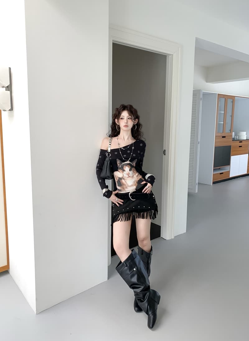 실사 정가 아니요 바겐 세일 가을 레트로 고양이 프린트 패치워크 도트 무늬 페이크 레이어드 오프숄더 비스듬한 어깨 긴팔 티셔츠 상세 이미지 20
