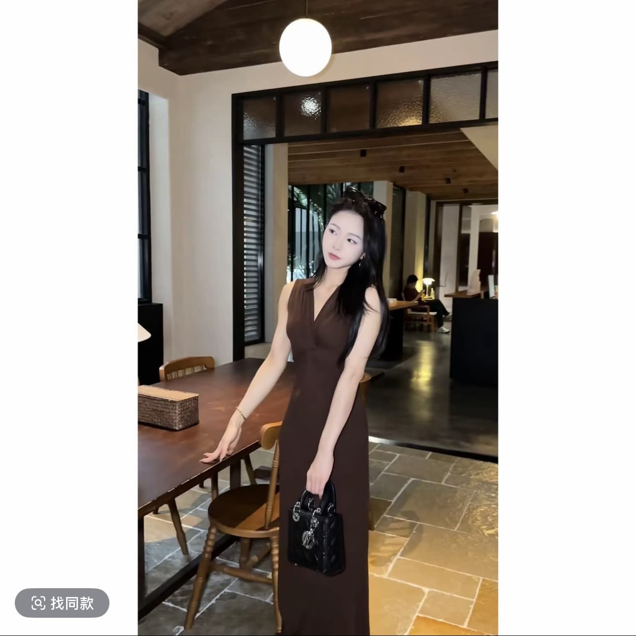 vivi 모 블루 디 커피 색상 프랑스식 비틀림 V넥 구덩이 기사 니트 롱 스커트 mh60313 상세 이미지 5