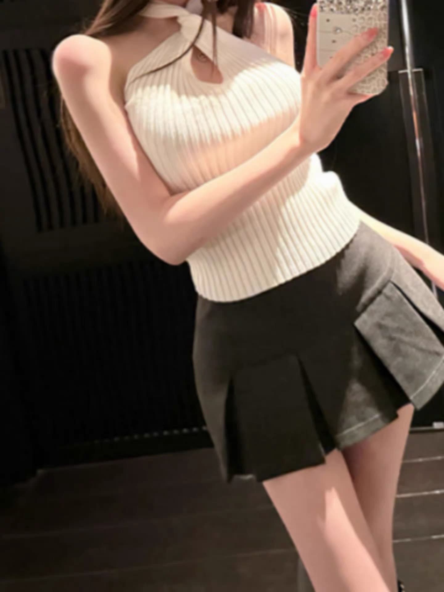 chill 챠오어 피카소 라인 순수한 욕망 십자가 행침 목 홀로우 아웃 니트 조끼 이미지 2