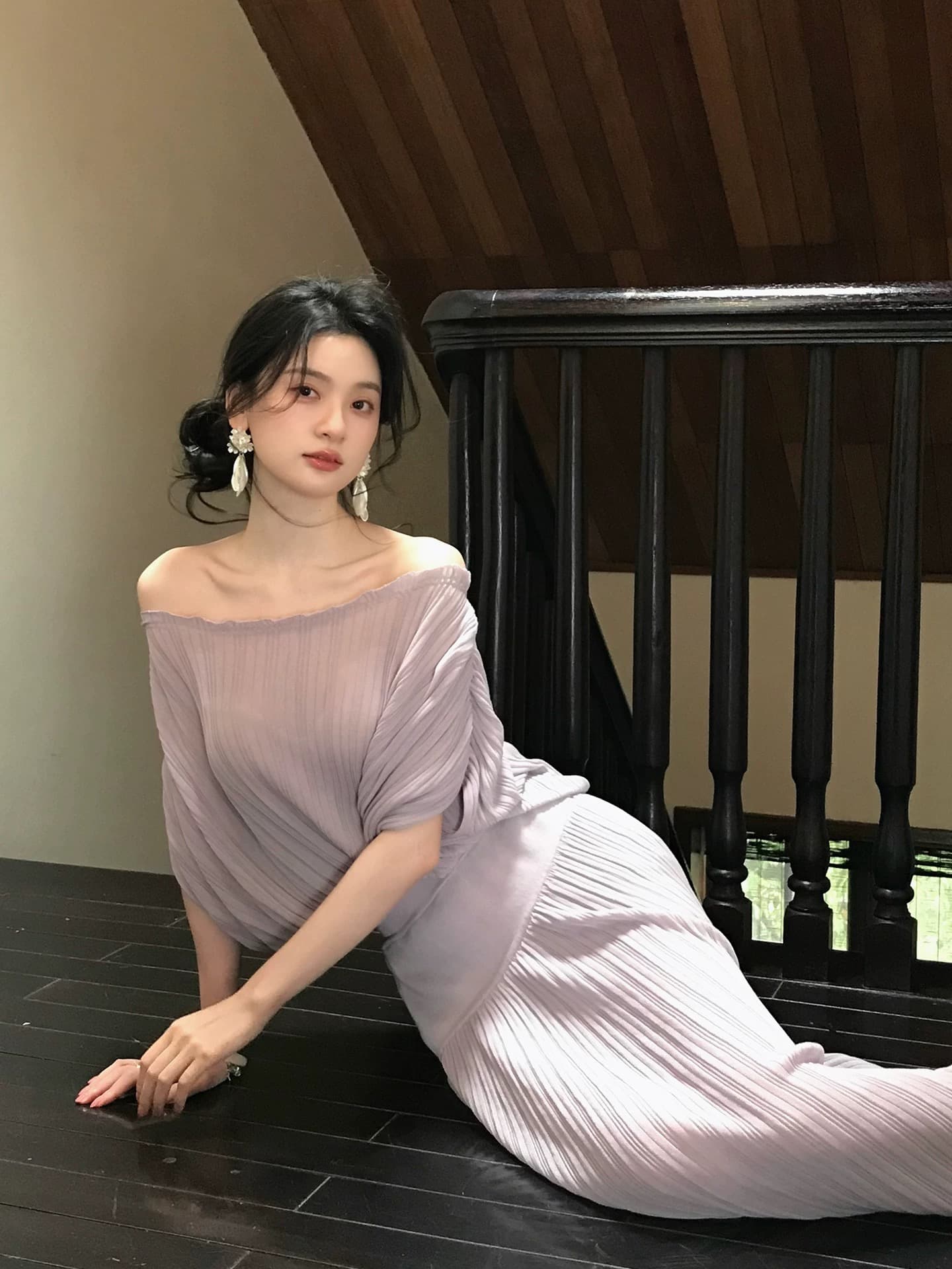 여름 크 사이 폼 배 기둥 보라색 주름 디자인 센스 맨위 부드러운 품격 하이웨이스트 슬림해 보이는 반신 치마 세트 이미지 2