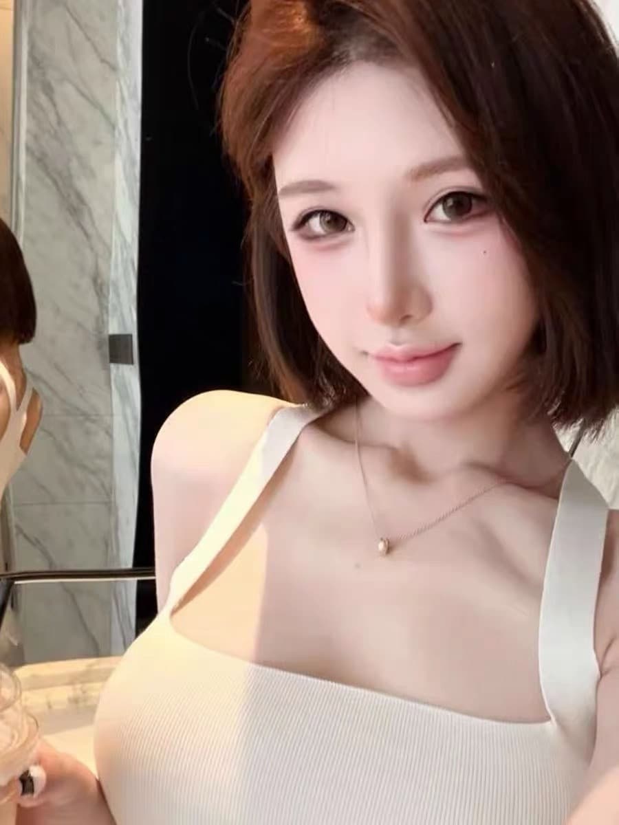 yiyi solo 이른 아침 아메리칸 라이 경기 서울 차가운 센스 프로 피부 단어 디자인 조끼 슬립 맨위