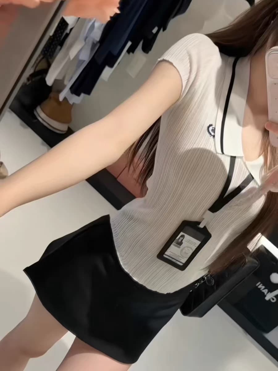머리카락 작은 펜 fen 홈 여름 새로운 부유 한 가족 천 골드 익스트림 제인 바람 외국 가스 폴로 칼라 얇은 스타일 어깨 패드 니트 스웨터 경기 일 카드