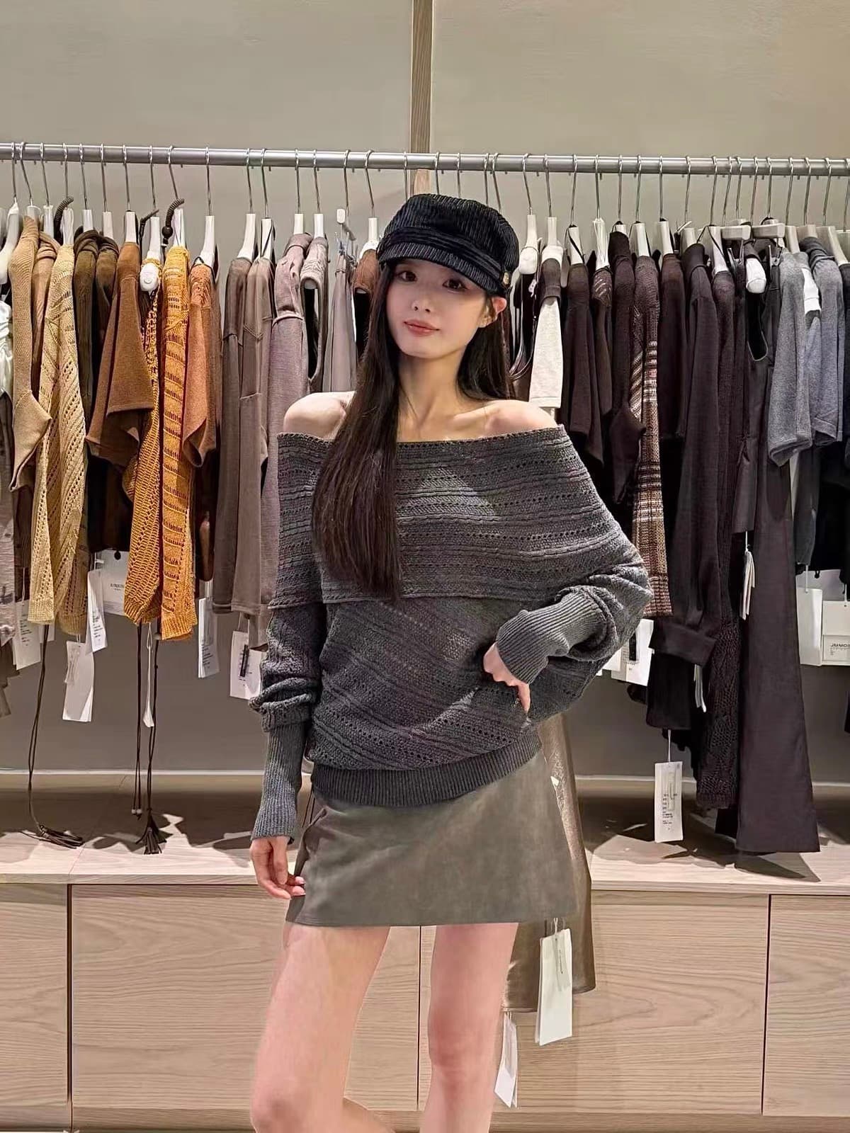 zy-2026 가을 새로운 고급 센스 홀로우 아웃 디자인 오프숄더 긴팔 니트 스웨터 여성 품격 오프숄더 스웨터 이미지 2